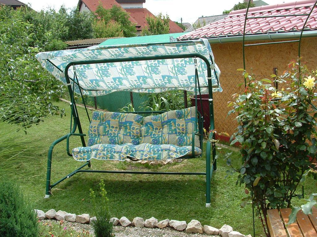 Zsuzsi Vendeghaz Hotel Zalaegerszeg Bagian luar foto